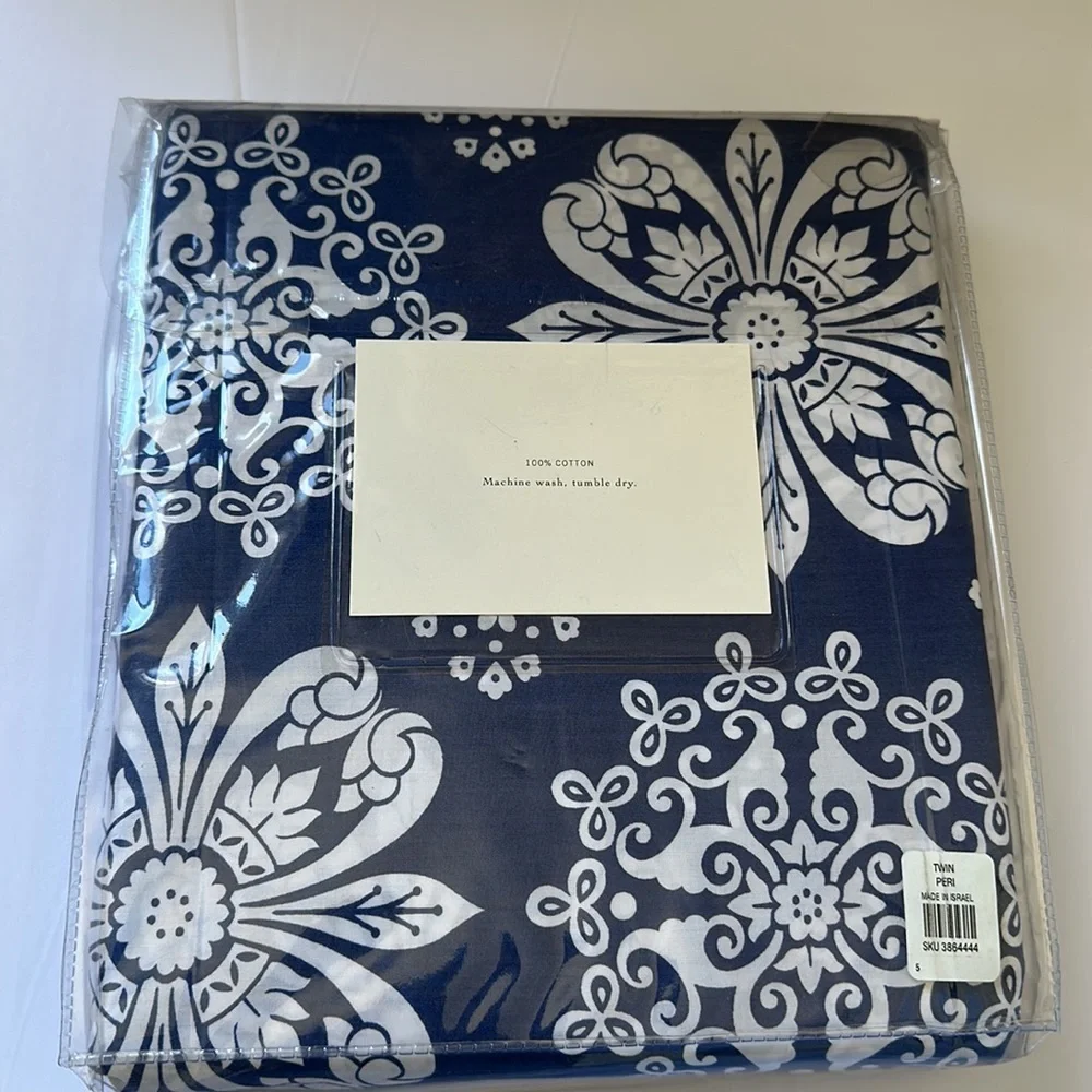 Pottery Barn Emilina Duvet twin with standard sham